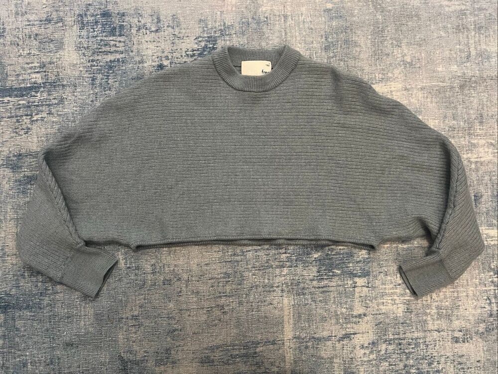Aritzia Wilfred Free Blue Gray 100% Merino Wool Lolan Cropped Sweater Size 2
